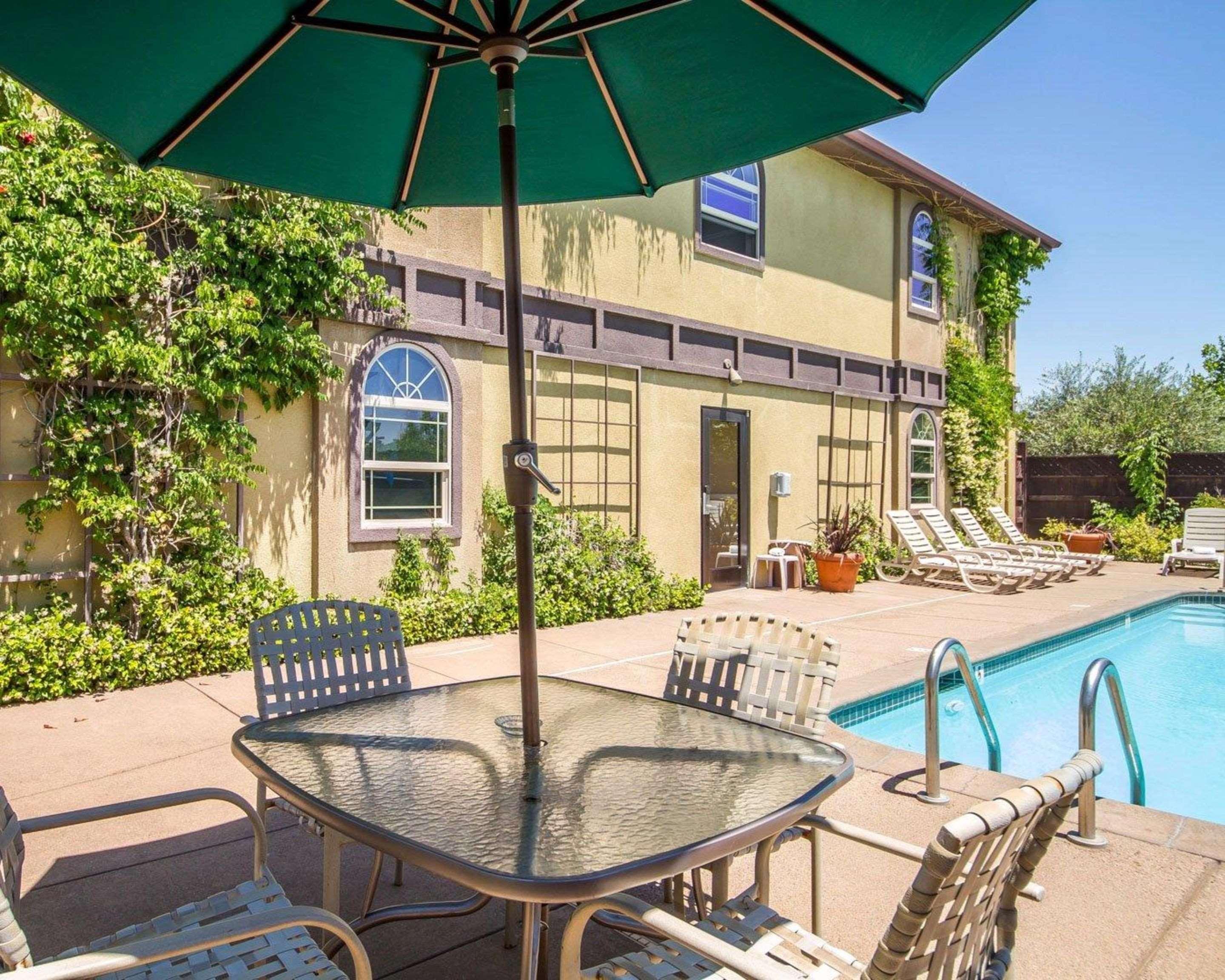 Comfort Inn & Suites Ukiah Mendocino County Extérieur photo